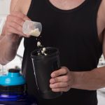 Ar galite maišyti kreatiną ir proteiną