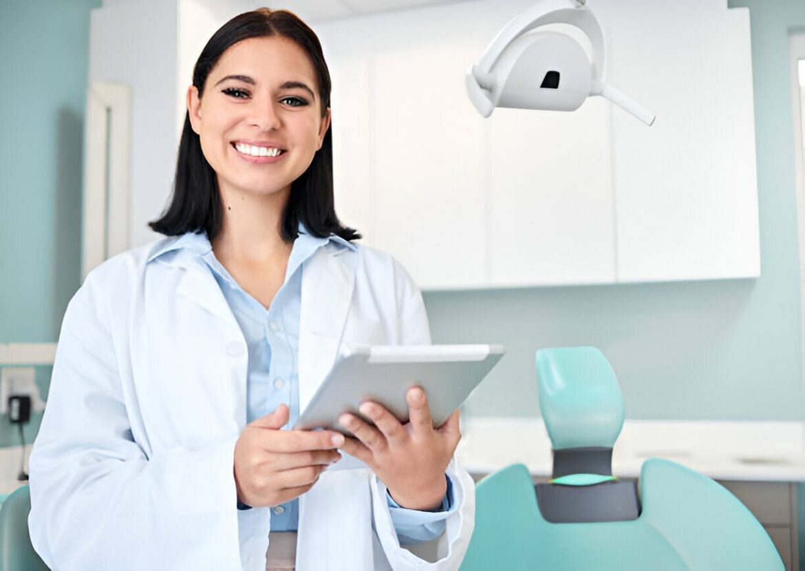 Latviešu valodā “periodontologai” (lietošana, piemēram, lietuviešu valodā) pareizais un terminoloģiski korektais nosaukums ir:

**Periodontoloģei** (ja sievietei) vai **periodontologam** (ja vīrietim).

Ja jāizvēlas universāla forma profesijai bez dzimuma, visbiežāk lieto:  
**periodontologs** (profesijas nosaukums),

bet, ja uzsvars ir uz sievieti speciālisti, tad:  
**periodontoloģe**.

*Konkrēts piemērs kontekstā (medicīna):*  
“Pacientus konsultē periodontoloģe.”