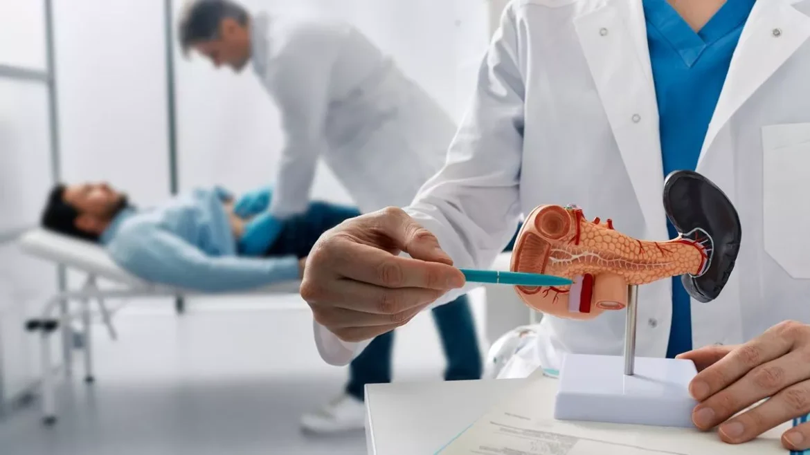 Nosaukums “pankreatitas” latviešu valodā ir **“pankreatīts”**.

**Pamatojums:**  
– Tā ir medicīniska diagnoze, kas apzīmē aizkuņģa dziedzera iekaisumu.
– Latviešu valodā par vispārpieņemtu terminu ir kļuvusi latviskotā forma “pankreatīts”, kas sastopama gan ārstniecības literatūrā, gan normatīvajos aktos.
– Netiek lietots nei “pankreatitas”, nei citi mākslīgi tulkojumi, tikai lokalizētā versija.