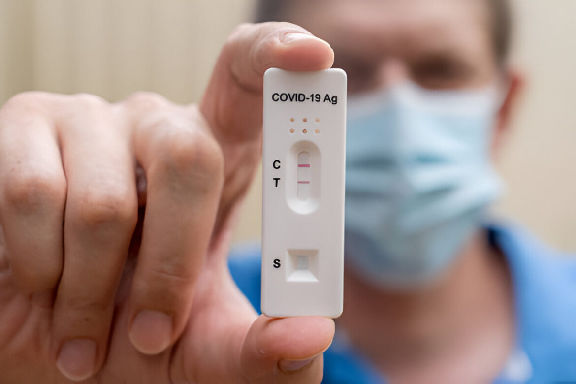 COVID-19: simptomi, rīcība un pašaprūpes ieteikumi