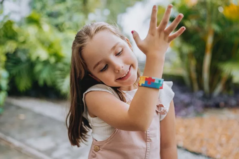 Kāds ir atbilstošais latviskais termins autismam?