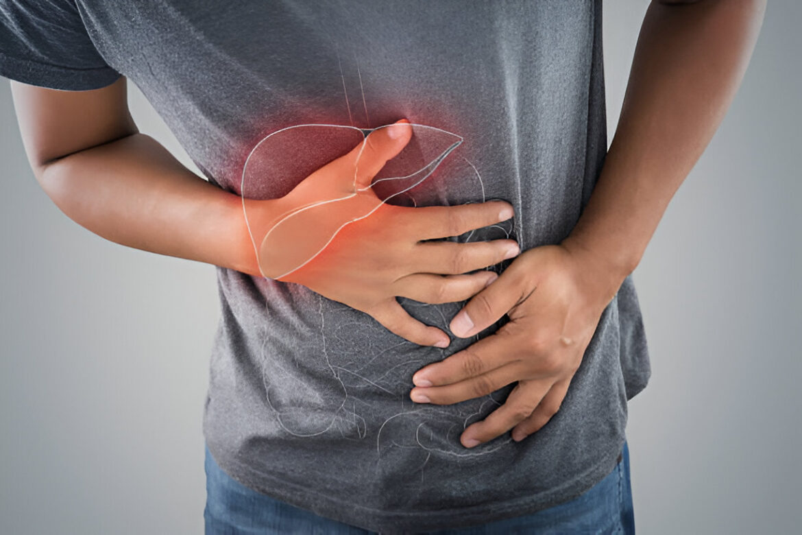 Korekti tulkots latviski šis medicīniskais termins būtu: **Žultspūšļa sāpes** vai **Sāpes žultspūslī**.

**Paskaidrojums:**  
– “Kasos” (lietuvišķi) atbilst žultspūslim latviešu valodā.
– “Sāpes” nozīmē “skausmas”.

Atkarībā no teksta konteksta labāk piemērotas ir abu variantu formas:
– Ja lietots kā simptomu apzīmējums: **Žultspūšļa sāpes**  
– Ja apraksta sāpju atrašanās vietu: **Sāpes žultspūslī**